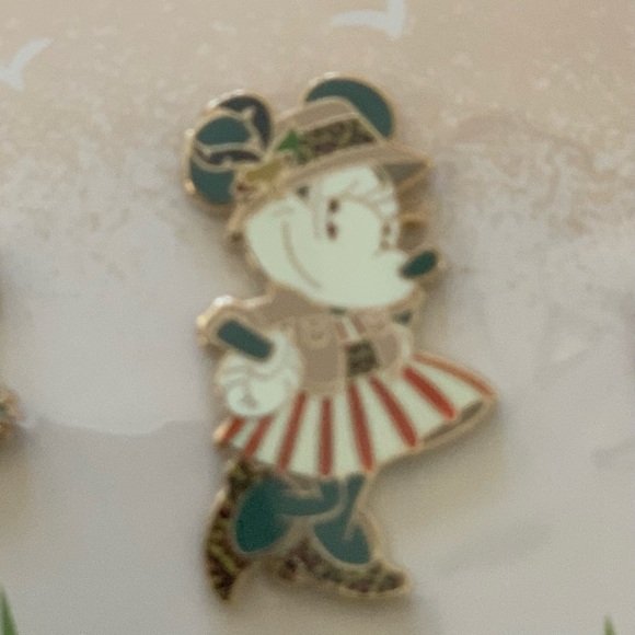 Disney Minnie Main Attraction Pin Set 5 JUNGLE CRUISE Limited Release Nov 2020 - Picture 4 of 6